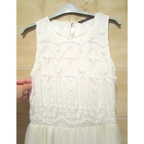 Robe dentelle online zara